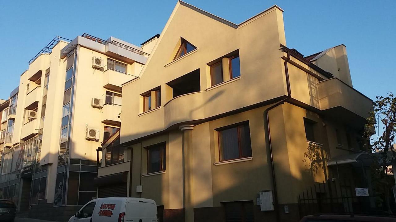 Нощувки Ботеви Szumen Zewnętrze zdjęcie